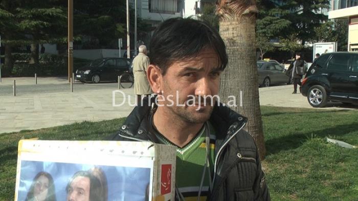 Historia e trishtë e 35-vjeçarit në Durrës, braktisja në maternitet e mbijetesa rrugëve (VIDEO)