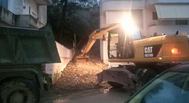 Pallati drejt shembjes, forcat e ushtrisë ndërhyjnë për pastrimin