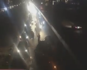 Aksident masiv në autostradë, përplasen disa makina (VIDEO)