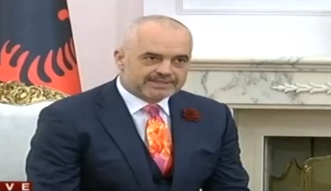 Kryeministri Rama nderohet me Medaljen e Pavarësisë nga homologu Thaçi