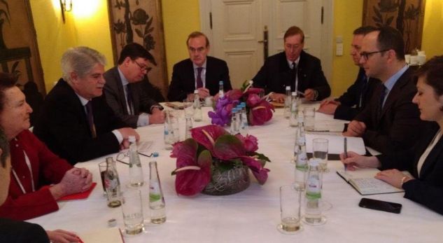 Bushati diskuton njohjen e Kosovës me homologun spanjoll