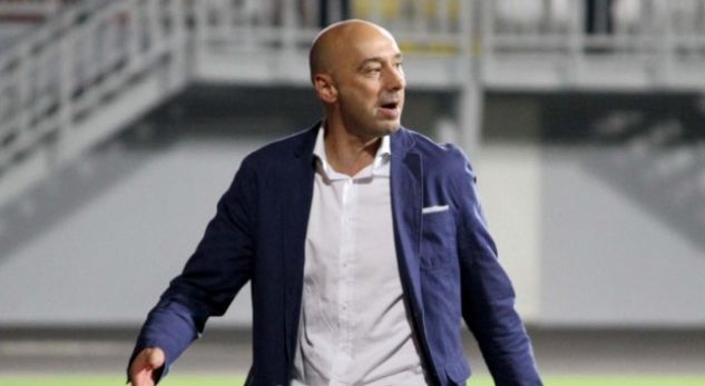 Një person sulmoi trajnerin e Vllaznisë, policia jep detajet