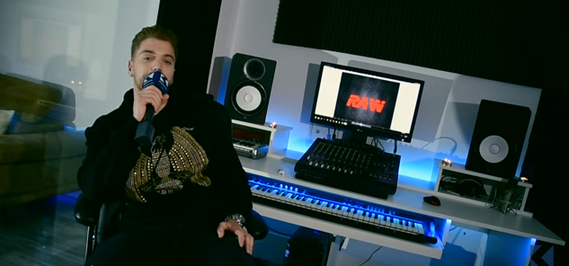 Këngëtari shqiptar tregon takimin me Melania Trump: Ngatërrova katin, kur hapi derën…