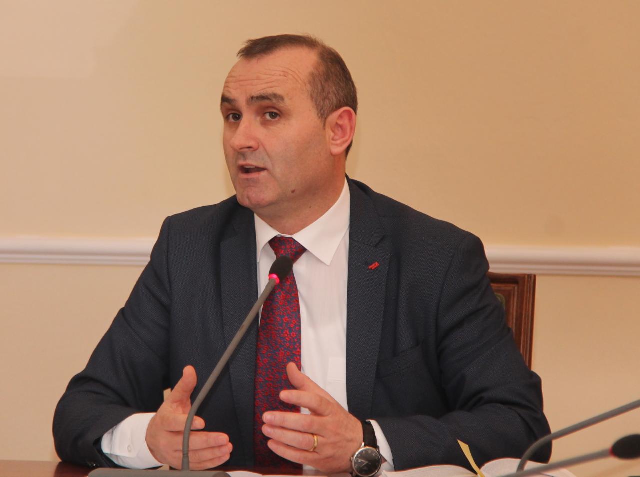 Tërheqja e Eduard Halimit nga politika, deputeti i PS ‘lumturohet’