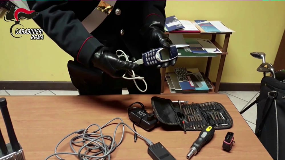 Kapet shqiptari në Itali, si vidhte makina luksoze me Nokia 3310