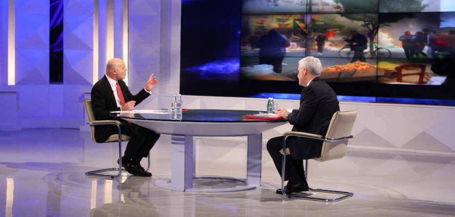 A fshihet Klement Balili në Shqipëri? Përgjigjet Xhafaj