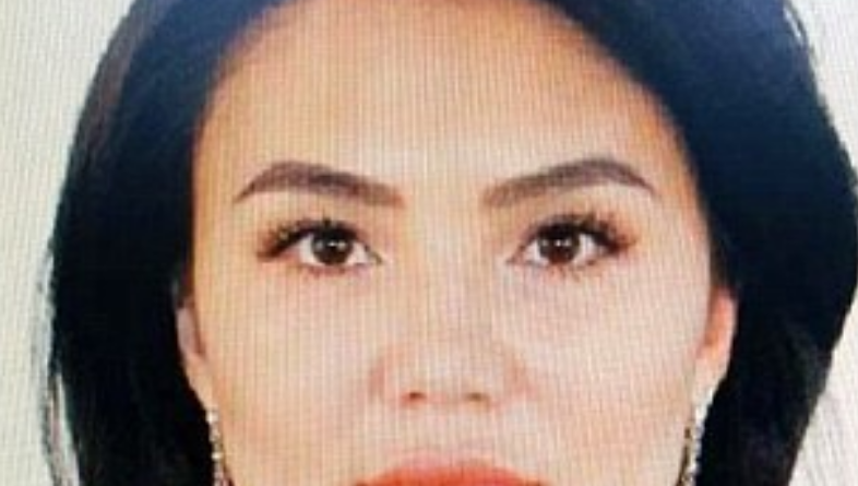 E dashura xheloze i pret organin gjenital të dashurit të saj