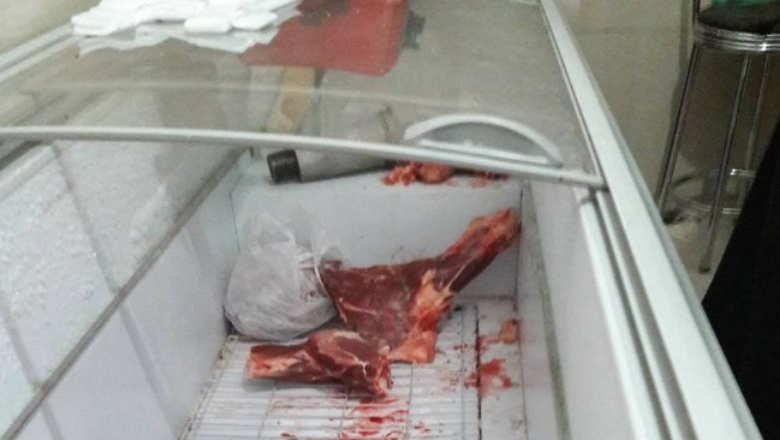 AKU bllokon pikën e tregtimit të mishit, ambienti në pronësi të Komunitetit Mysliman