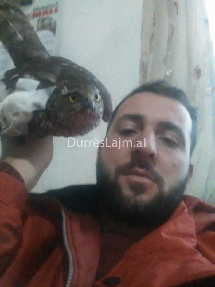 Krimi makabër/ Kush është i dashuri i nuses që vrau e dogji nënë e bir (FOTO)