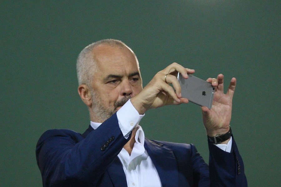 I shtruar në spital? Rama poston një mesazh në “Facebook” (FOTO)