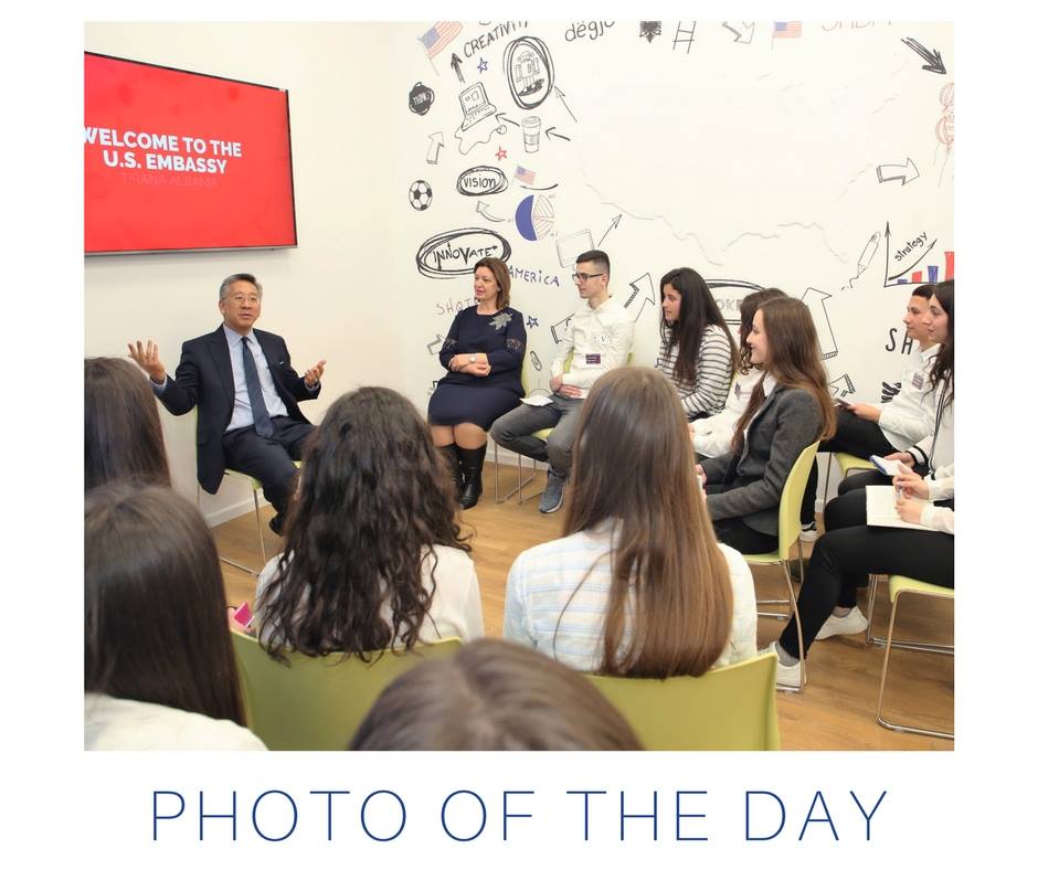 Mesazhi i Donald Lu për të rinjtë: Besoj se Shqipëria do hyjë në BE