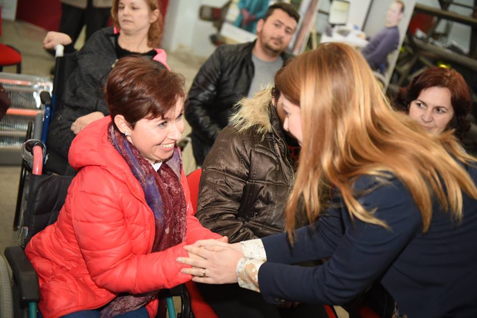 Manastirliu: 900 persona me aftësi të kufizuar do të përfitojnë çdo vit karriget me rrota falas