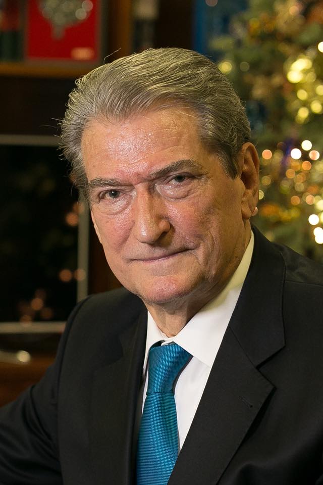 Si tentuan të fshehin kokainën në Durrës, Berisha tregon punonjësin që e zbuloi