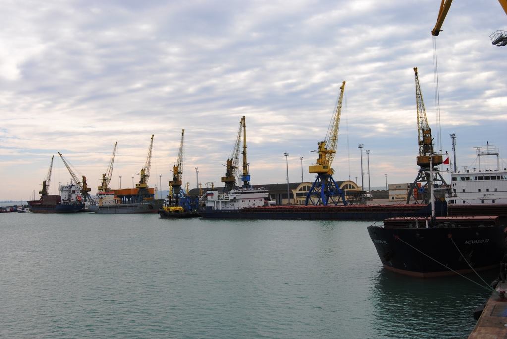 Era e fortë në Durrës, pezullohet puna në port