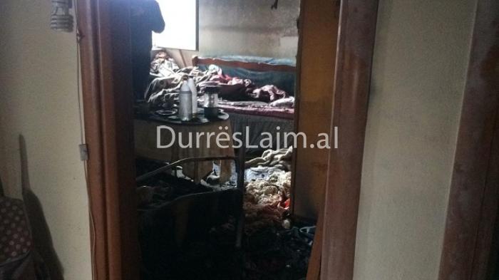 Detajet/ 2 të plagosur rëndë nga zjarri në apartamentin në Durrës, lëndohet zjarrfikësi