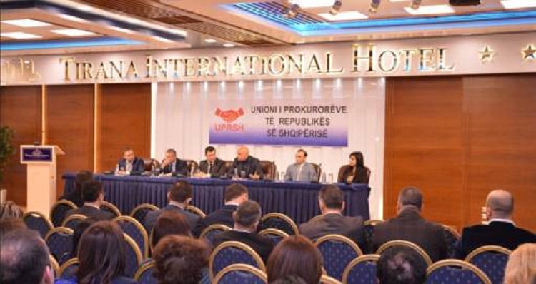 Goditja e prokurorit/ Unioni: Të reagojë Arta Marku, sulm kolektiv ndaj nesh