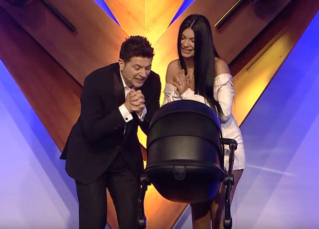 Çmim ‘stratosferë’…zbulohet sa ka kushtuar karroca e vajzës së Zaimina Vasjarit