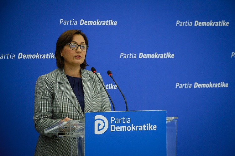 PD-Ramës: Duhet t’u tregosh shqiptarëve pse takove dje Saimir Tahirin në spitalin privat