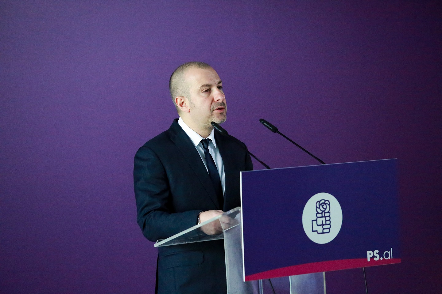 PS, Bushati: Basha të tregojë, a i ka paguar kompania “Biniatta Trade LP” 500 mijë USD