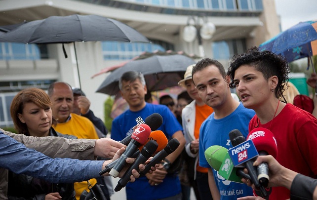 Drejtoresha e gjimnazit i refuzoi, aktivistët e LGBT letër kryeministrit Rama