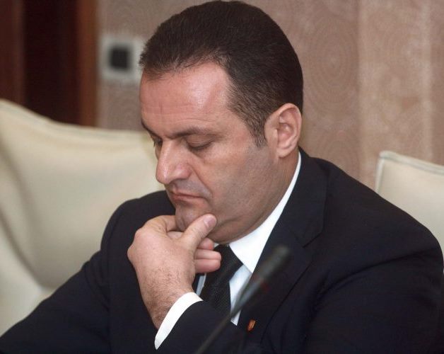 A rrezikon Adriatik Llalla prangat? Gazetarja: Ja sa vite burg mund të dënohet