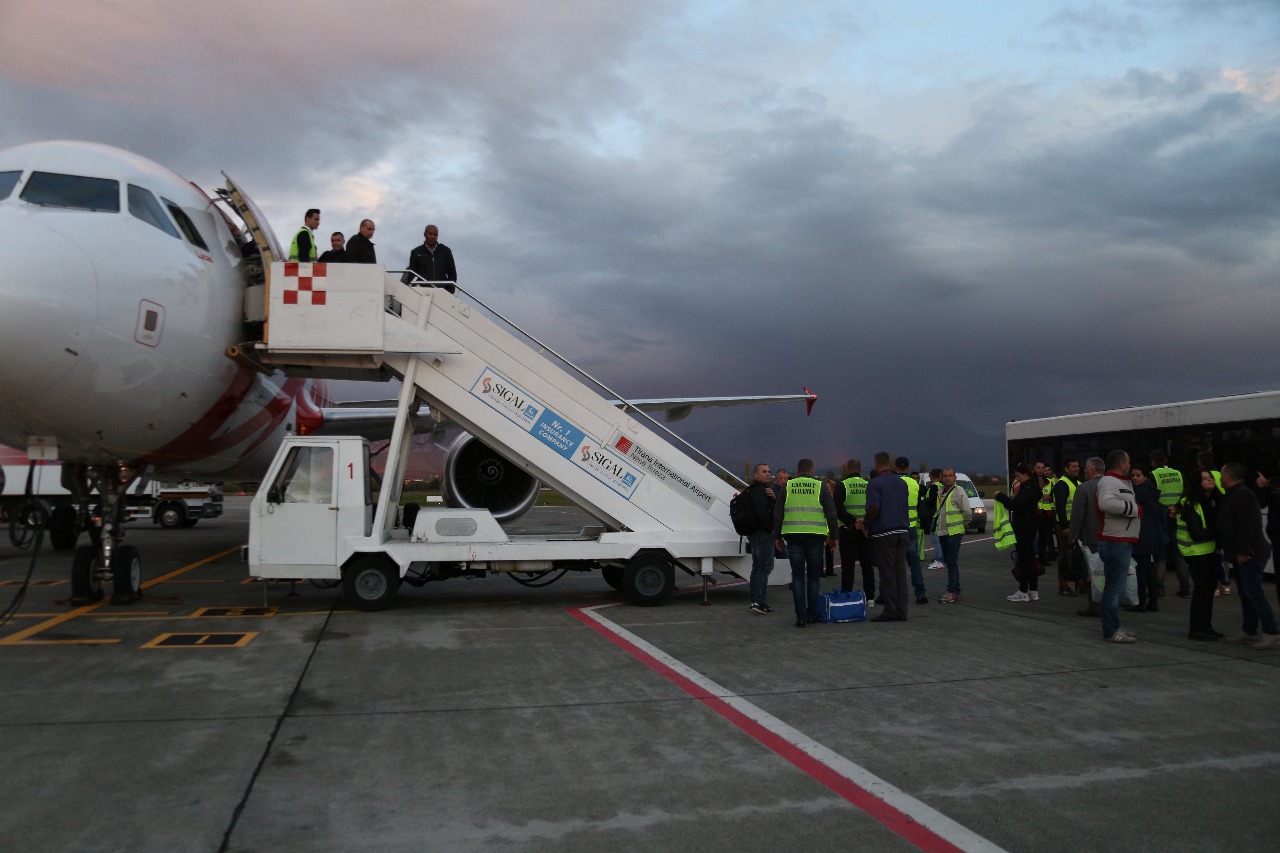 EMRAT/ Ekstradohen dy shqiptarë të shpallur në kërkim ndërkombëtar