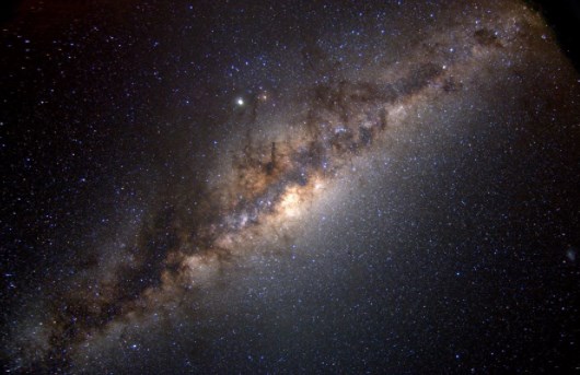 Një sasi floriri 13 herë sa masa e Tokës derdhet në Rrugën e Qumështit!