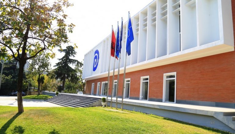 PD përshendet votimin e ligjit për përdorimin e gjuhës shqipe nga parlamenti maqedonas