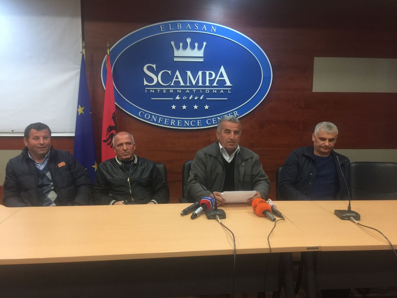 “S’bëhet opozitë me çizme!” Këshilltarët braktisin LSI-në, shkojnë me PS-në