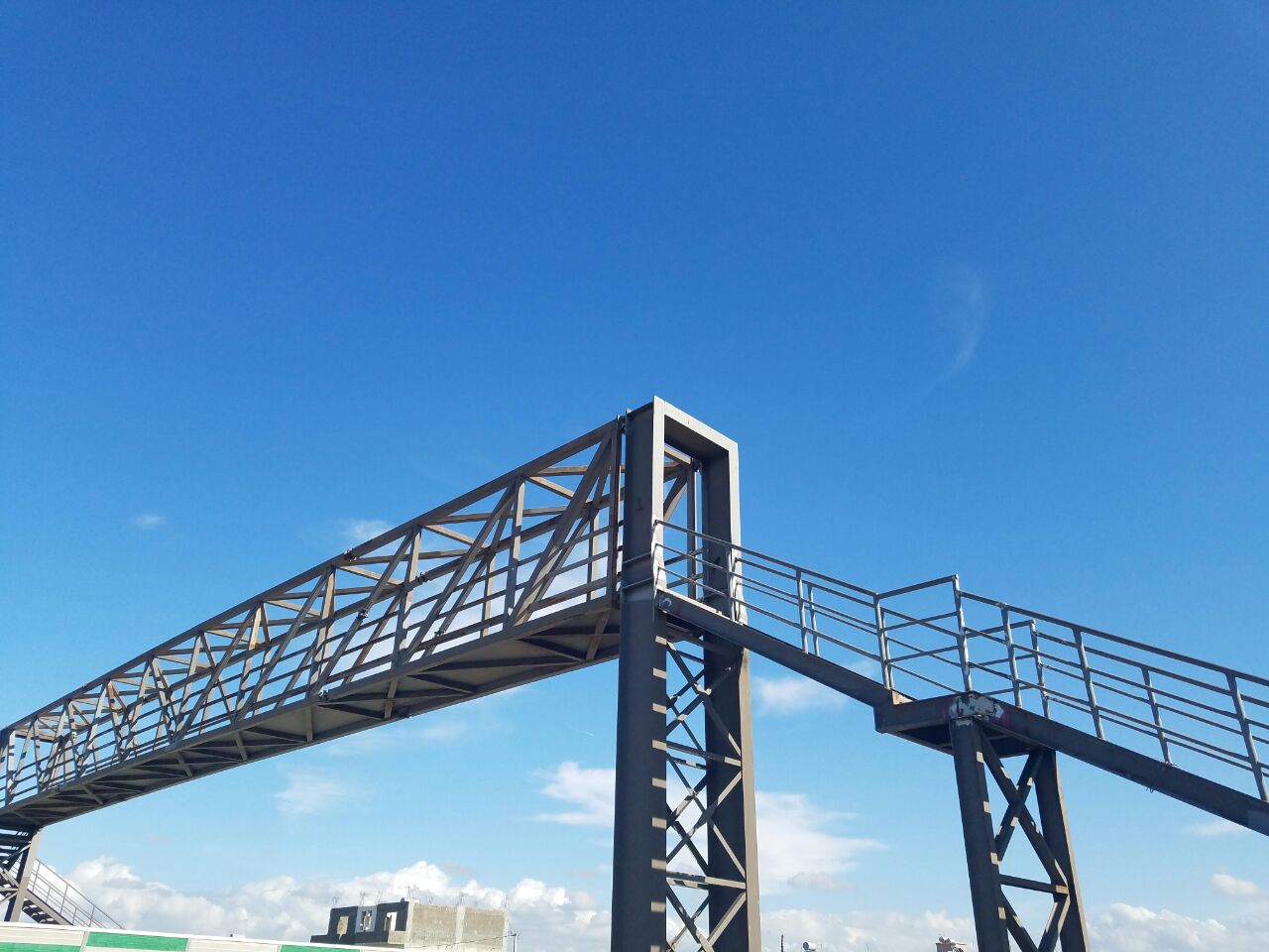 35-vjeçari rrëzohet nga shkallët e mbikalimit te Shkëmbi i Kavajës