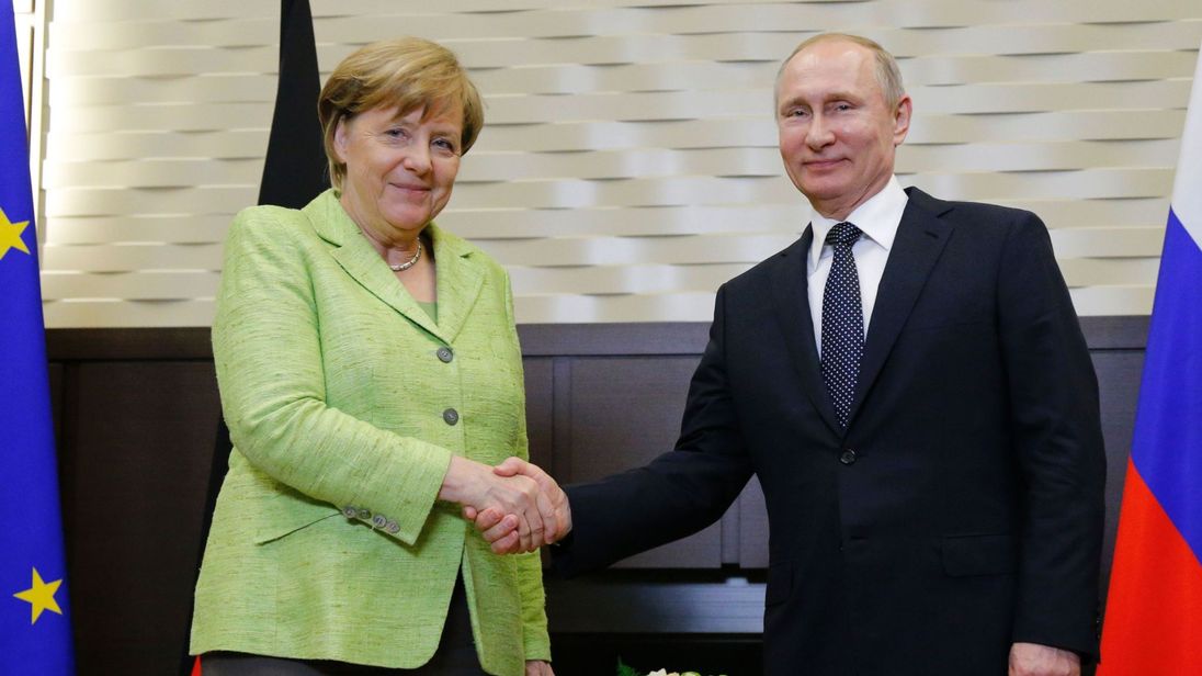 Merkel uron Putin për fitoren, çfarë i kërkon ajo