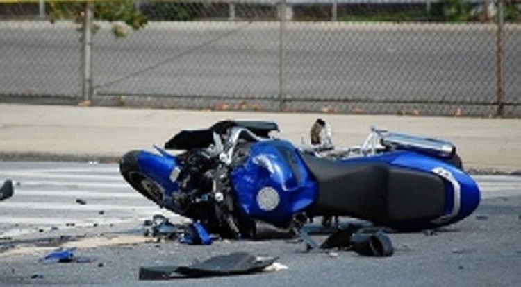 Motori përplas fëmijën, po zbriste nga furgoni i shkollës