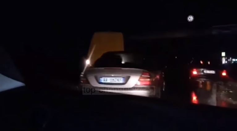 Aksident në Tiranë-Durrës, përfshihen disa makina