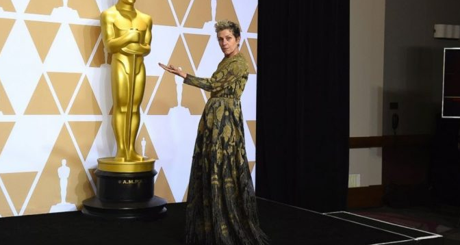 Aktores i vjedhin trofeun e Oscars, në pranga autori