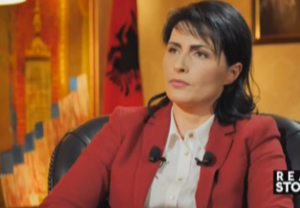 Kush është Arta Marku? Kryeprokurorja rrëfen për fëmijërinë, persekutimin dhe familjen