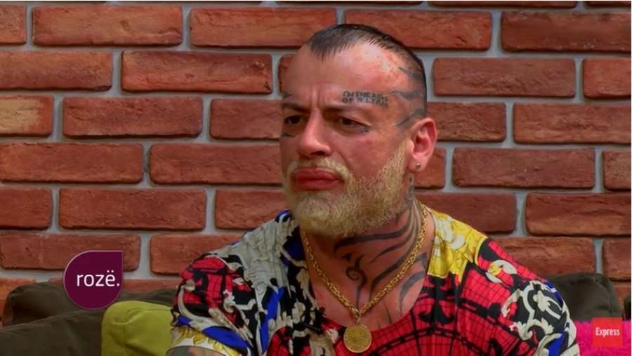 Pasi e denoncuan prindërit dhe përfundoi në psikiatri, Vali Corleones i ndodh e papritura