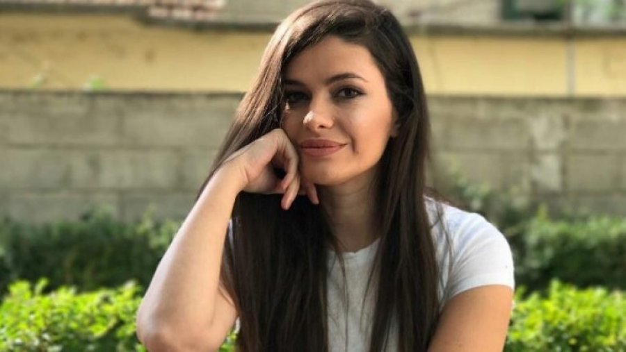 Balerina e DWTS dedikim prekës për Adelën…