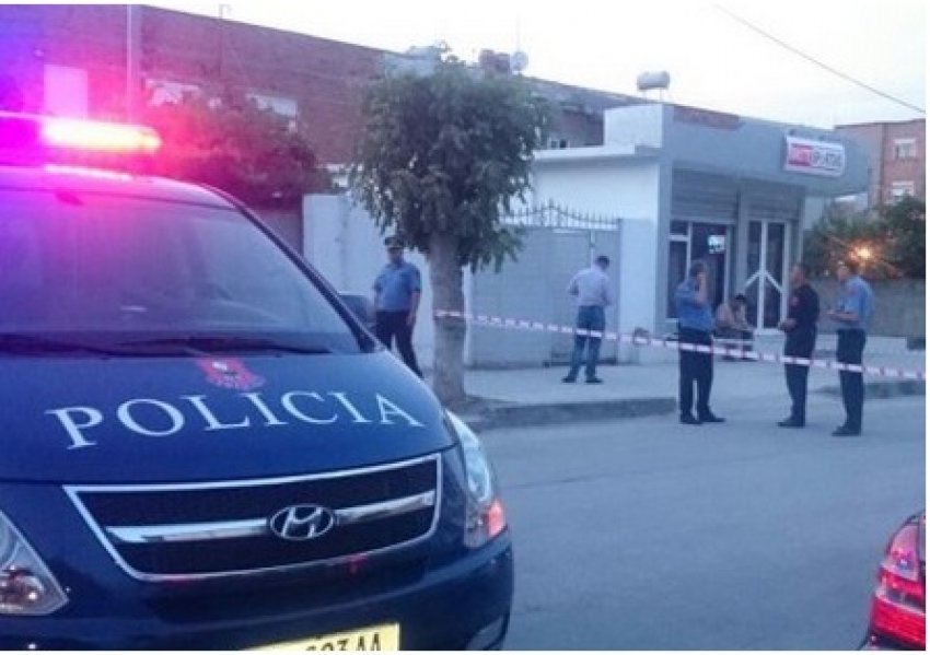 Durrës, qëllohet me armë zjarri në ajër, policia gjen 4 gëzhoja