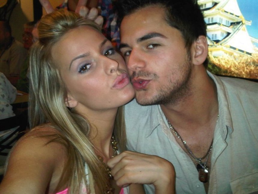 Shpat Kasapit nuk i del inati me Afërditën, ja ç’thotë për burrin e saj (FOTO)