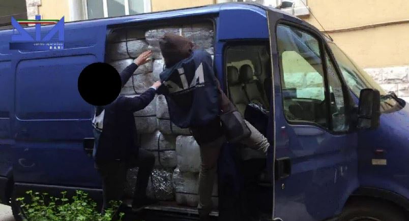 Operacioni “Shefi” ku u arrestuan 21 shqiptarë, ja sa ton drogë u kap