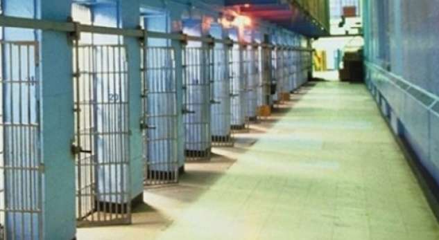 Vdes i riu në burgun e Tiranës