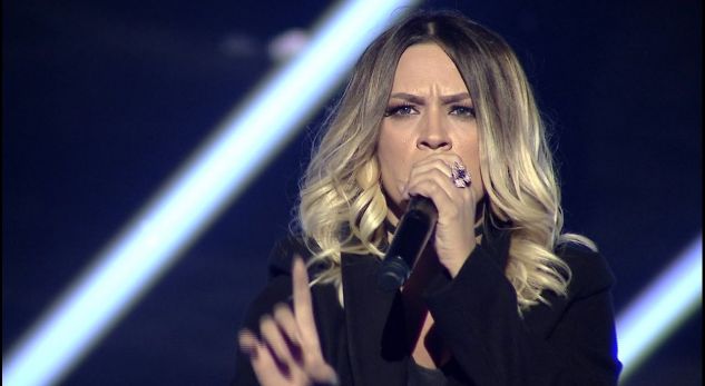 Rozana Radi kujton me mall prindërit: Gëzoni njëri-tjetrin atje lart!