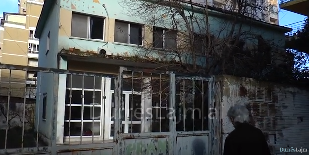Godinës së Dispancerisë në Durrës i ka dalë pronari, shteti e la të rrënohet (VIDEO)