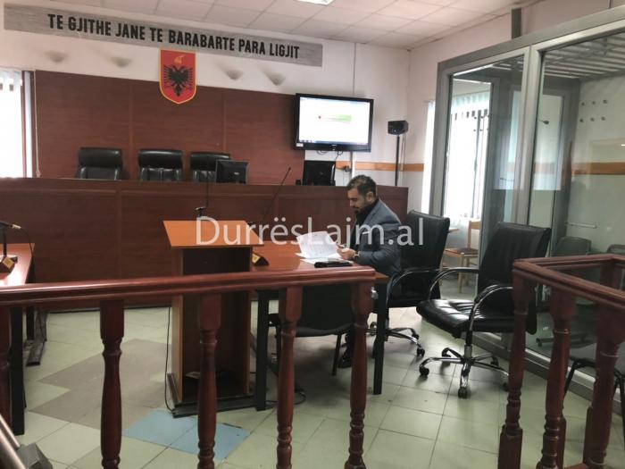 Gjykata e Durrësit ‘rrëzon’ Dritan Ginën (VIDEO)