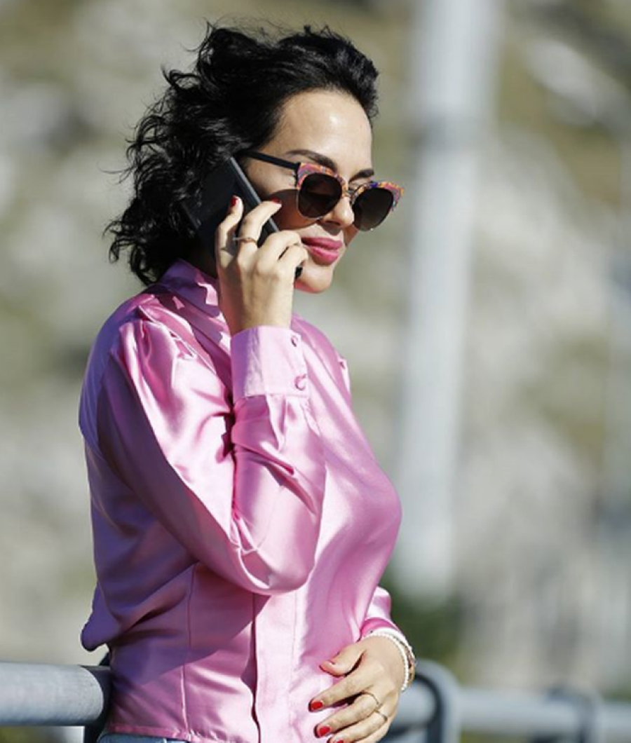 Blogerja e njohur shqiptare, zhvendoset në Amerikë