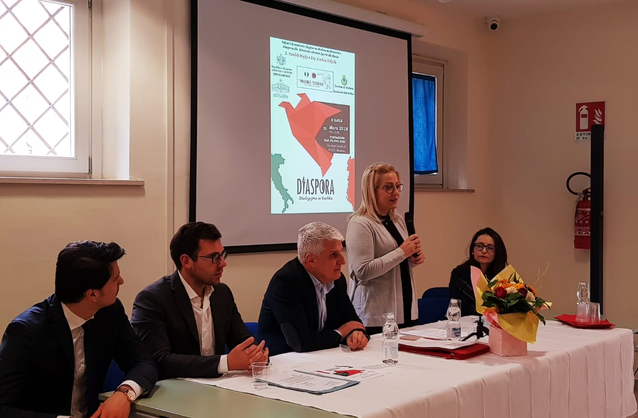Ministrja Nikolla jep një lajm të mirë për studentët dhe mësuesit shqiptarë jashtë shtetit