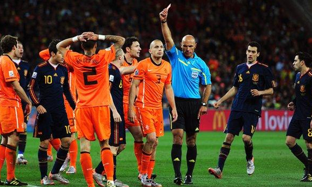 FIFA konfirmon, asnjë arbitër britanik në Kupën e Botës!