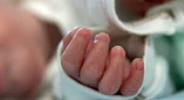 Vdekja e nënës dhe foshnjës, drejtori i spitalit: Tentoi të ndërpriste barrën