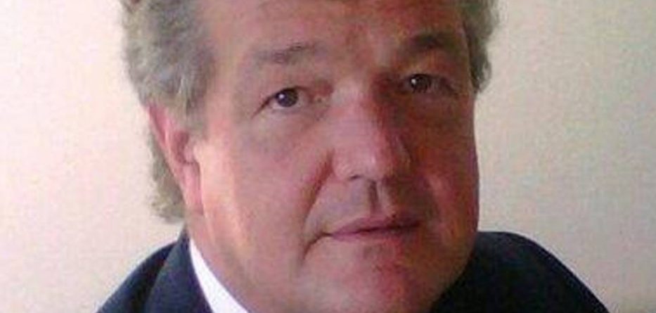 E quajti “dështak”, gazetari vret gruan me çekiç