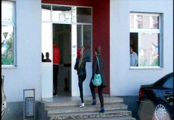 Fruthi po tërhiqet, por vendi ende me epidemi gripi